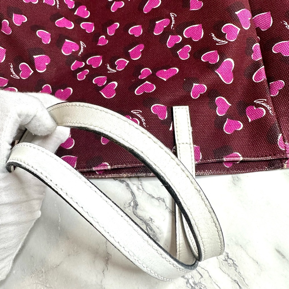 Limited Edition GUCCI Heartbeat Print Canvas Tote Bag - Picture 12 of 17